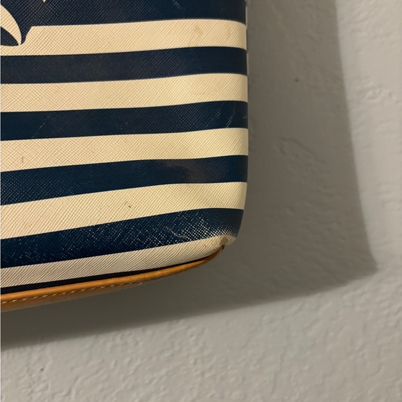 Blue and white bow graphic Kenneth Cole reaction tote back - flawed - Picture 5 of 12